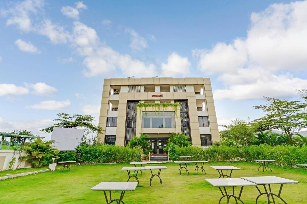 Oyo 48352 Hotel Bhagyalaxmi Kāla Exterior foto